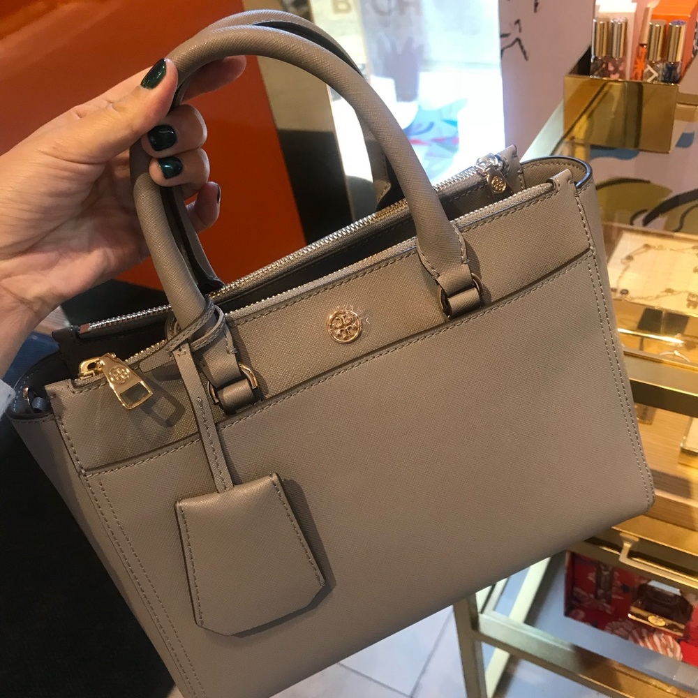 Tory Burch classic Robinson satchel bag NWT crossbody - Picture 14 of 16